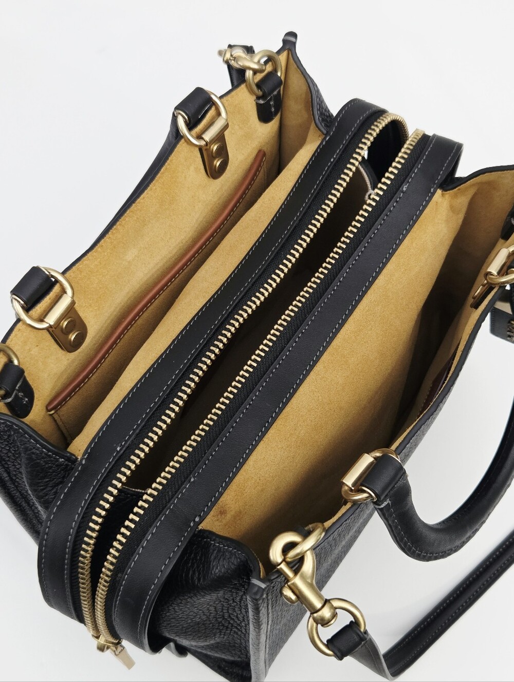 LIKE NEW COACH ROGUE BAG 25 - BLACK - Picture 9 of 14